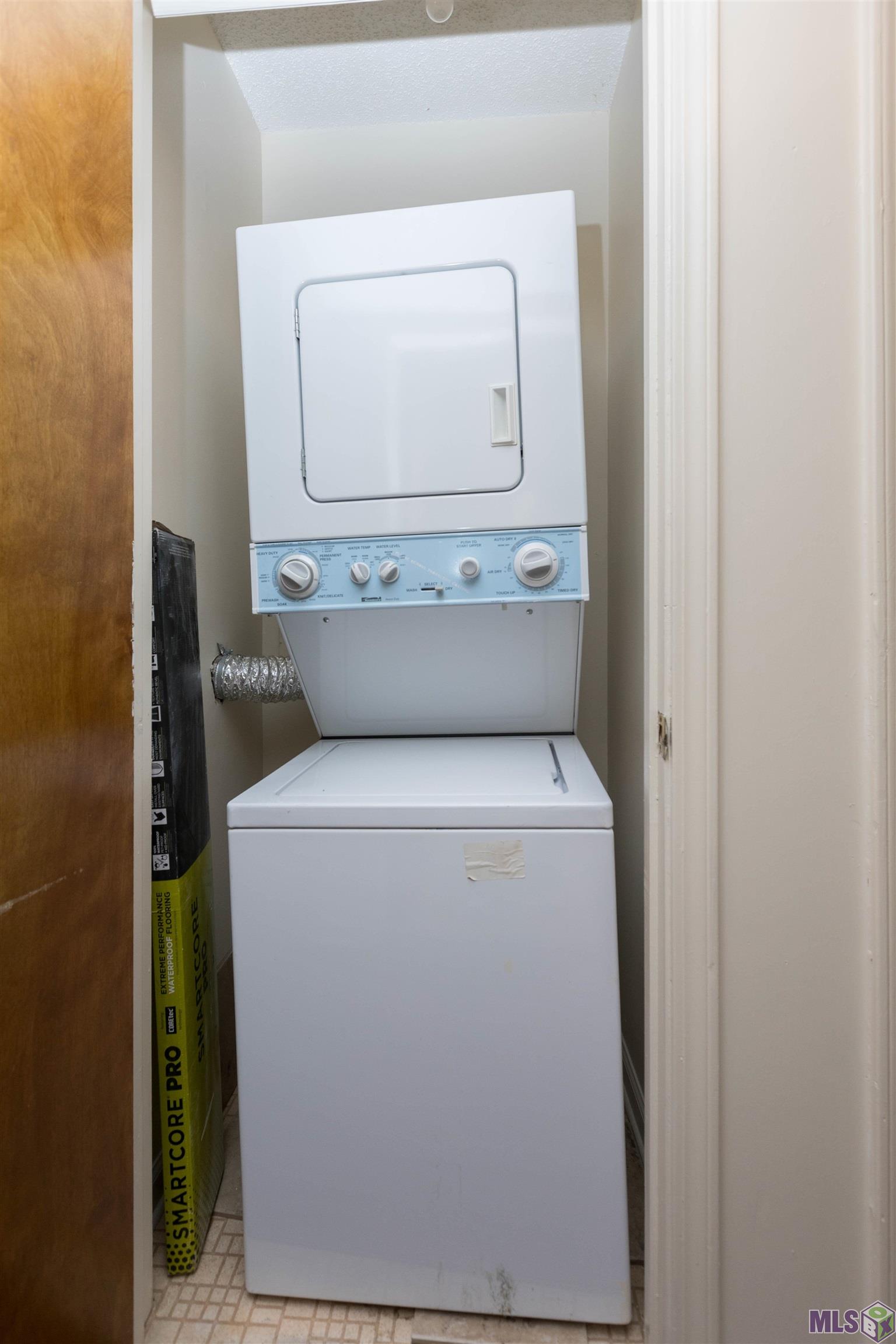 141 East Boyd Drive, Unit 211 Baton Rouge, LA 70808 - Photo 20 of 23 Laundry