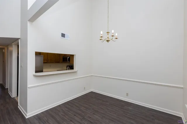 $190,000 | 141 East Boyd Drive, Unit 211, Baton Rouge, LA 70808