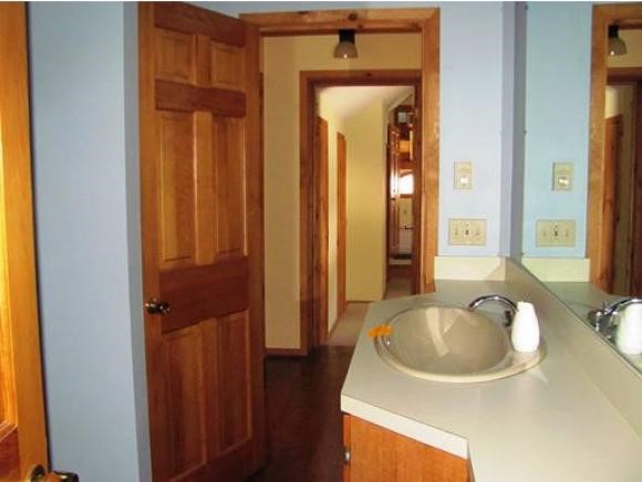 137 Pine Road Dorset, VT 05251 - Photo 17 of 27 Gallery Image 17