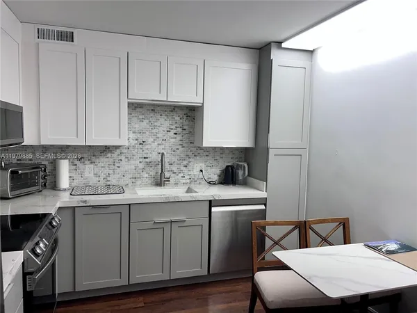 $2,300 | 2801 Northeast 183rd Street, Unit 507W, Aventura, FL 33160