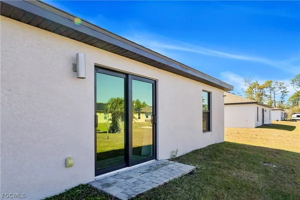 $2,299 | 185 Yager Circle, Fort Myers, FL 33913