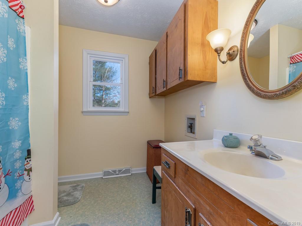 2940 Pace Road Hendersonville, NC 28792 - Photo 11 of 26 Gallery Image 11
