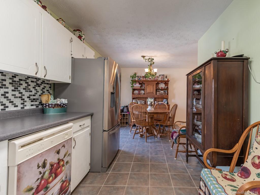 2940 Pace Road Hendersonville, NC 28792 - Photo 5 of 26 Gallery Image 5