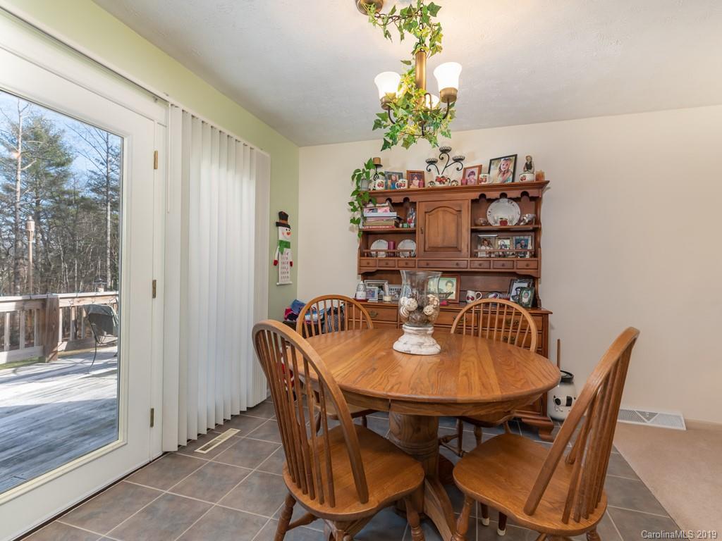 2940 Pace Road Hendersonville, NC 28792 - Photo 6 of 26 Gallery Image 6