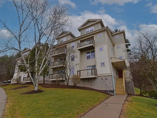$299,000 | 243 Hildred Drive, Burlington, VT 05401