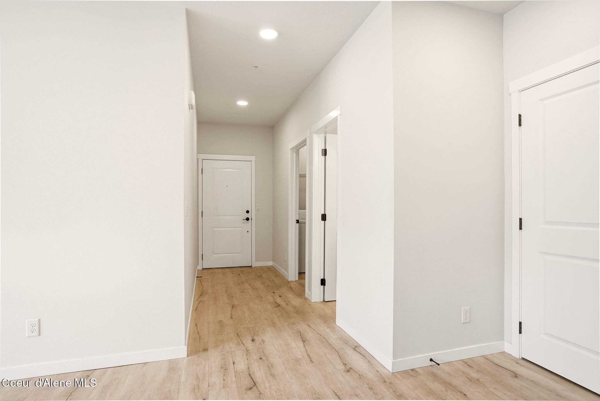 6480 North Atlas Road, Unit 204 Coeur D'Alene, ID 83815 - Photo 4 of 29 4