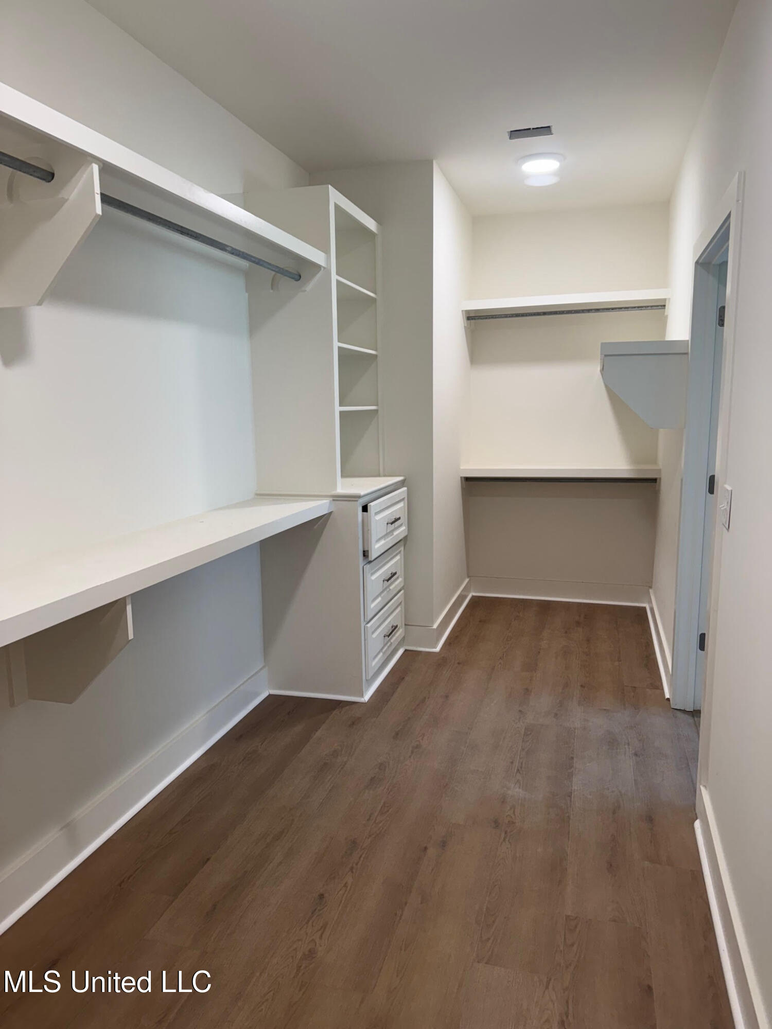 114 Grayson Way Madison, MS 39110 - Photo 11 of 15 Master Closet