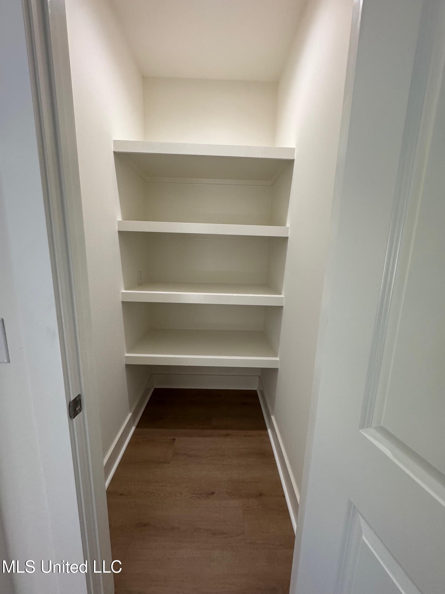 114 Grayson Way Madison, MS 39110 - Photo 4 of 10 Pantry