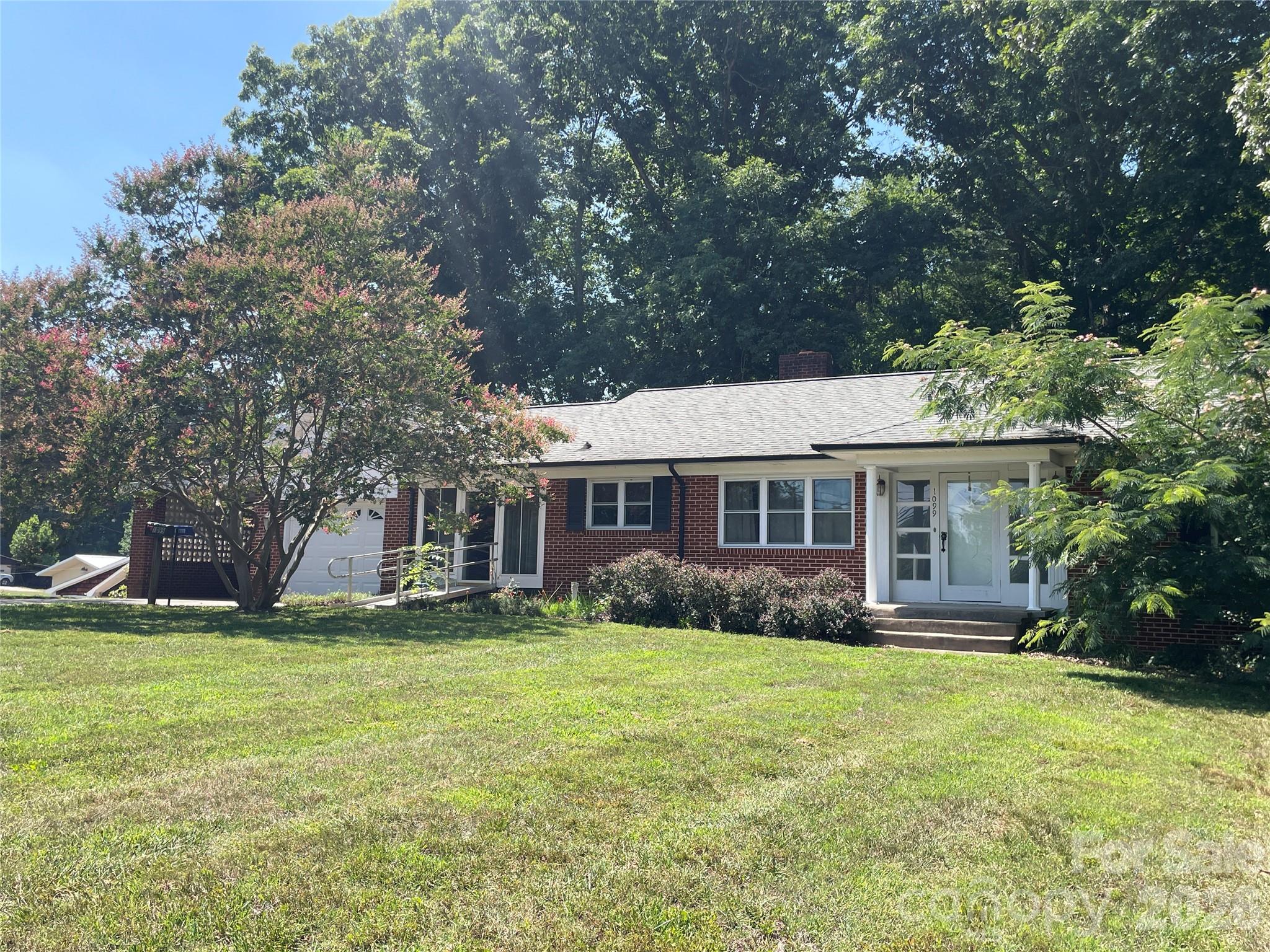 1099 Amherst Road Morganton, NC 28655 - Photo 3 of 27