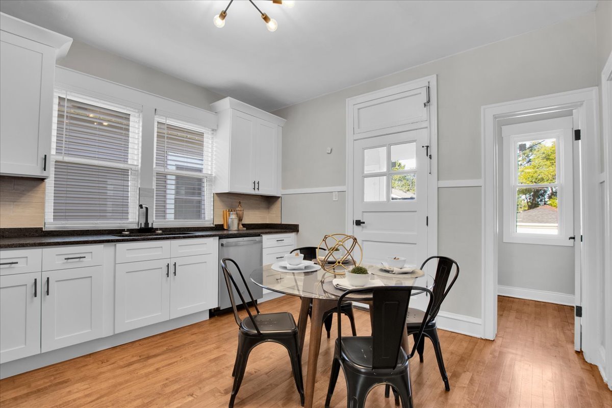 9824 South Escanaba Avenue Chicago, IL 60617 - Photo 13 of 30