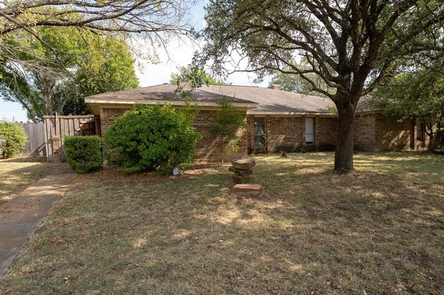 $1,599 | 4810 Berridge Lane, Dallas, TX 75227