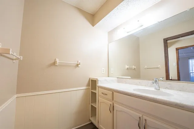 $1,575 | 4810 Berridge Lane, Dallas, TX 75227