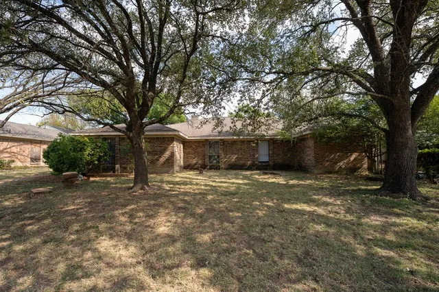 $1,575 | 4810 Berridge Lane, Dallas, TX 75227