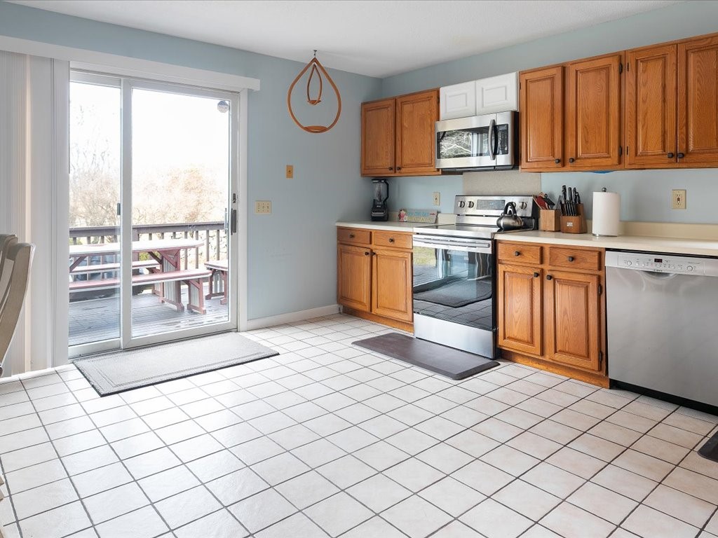 26 Charlene Avenue Westerly, RI 02891 - Photo 13 of 30