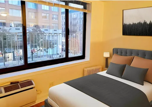 $3,195 | 1570 1st Avenue, Unit 6D | Upper East Side