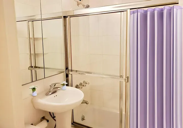 $3,195 | 1570 1st Avenue, Unit 6D | Upper East Side