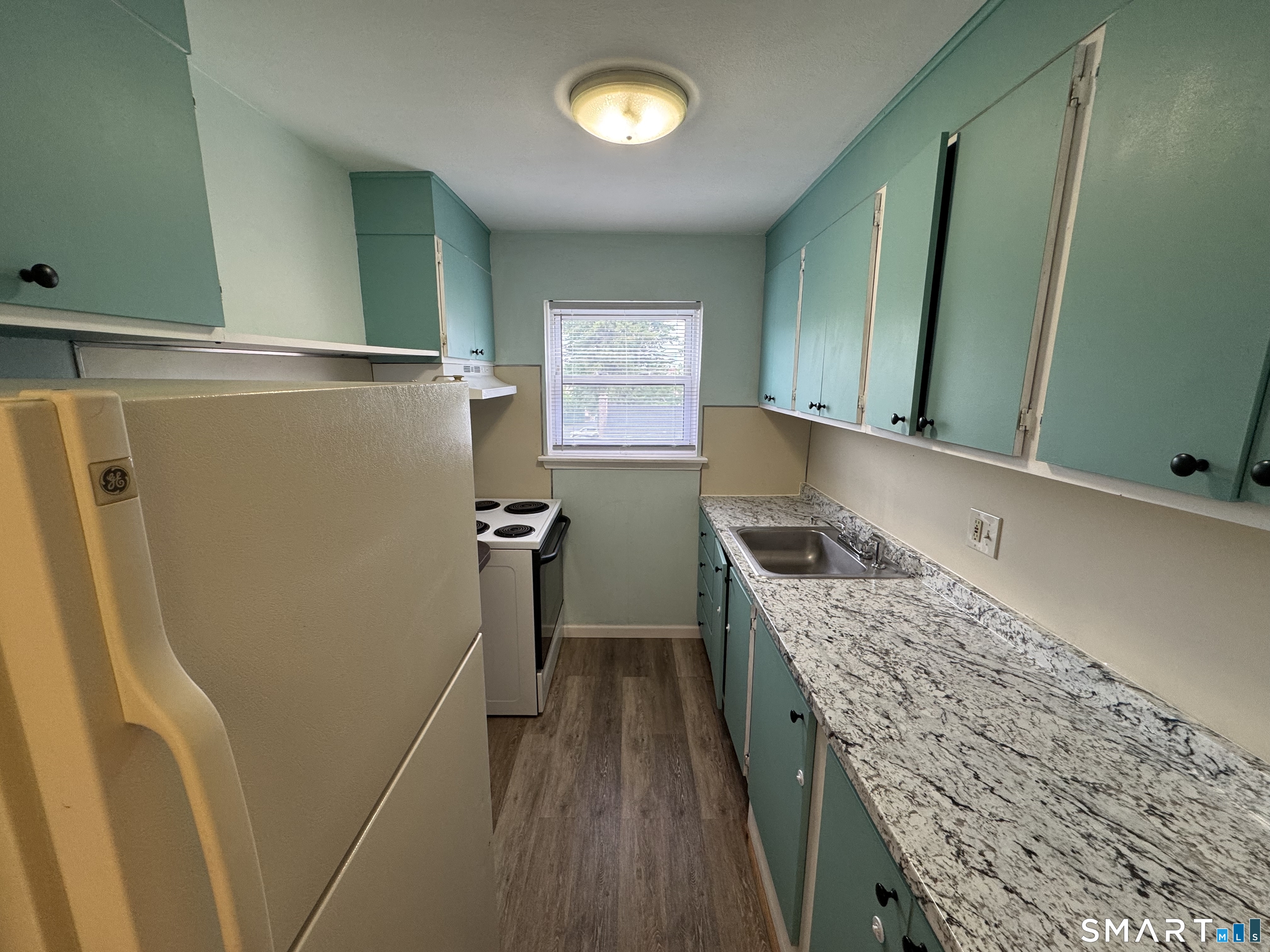 24 Merrill Street, Unit C1 Hartford, CT 06106 - Photo 12 of 14