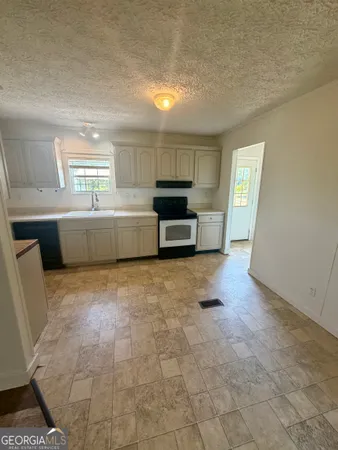 $1,600 | 3116 S Highway, Hawkinsville, GA 31036