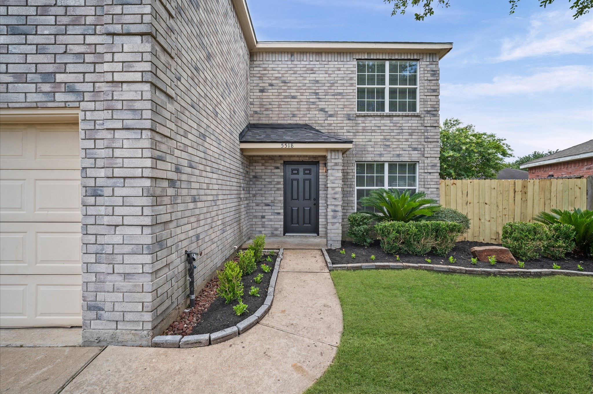 5518 Rio Alamo Street Rosharon, TX 77583 - Photo 3 of 25