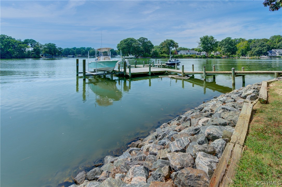 20 South Sioux Road Kilmarnock, VA 22482 - Photo 11 of 46 a view of a lake with a mountain view