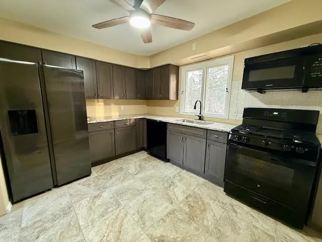 $285,000 | 1811 West Main Street, Sleepy Hollow, IL 60118