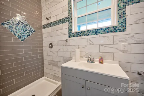 $1,050,000 | 2221 Waxhaw-Marvin Road, Waxhaw, NC 28173