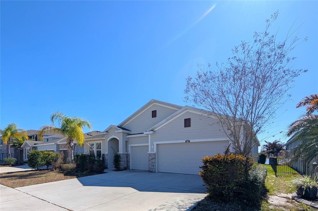 1073 Montgomery Bell Road Wesley Chapel, FL 33543 - Photo 2 of 26