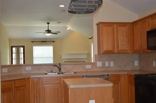 $2,100 | 18011 Rose Hill Park Lane, Cypress, TX 77429