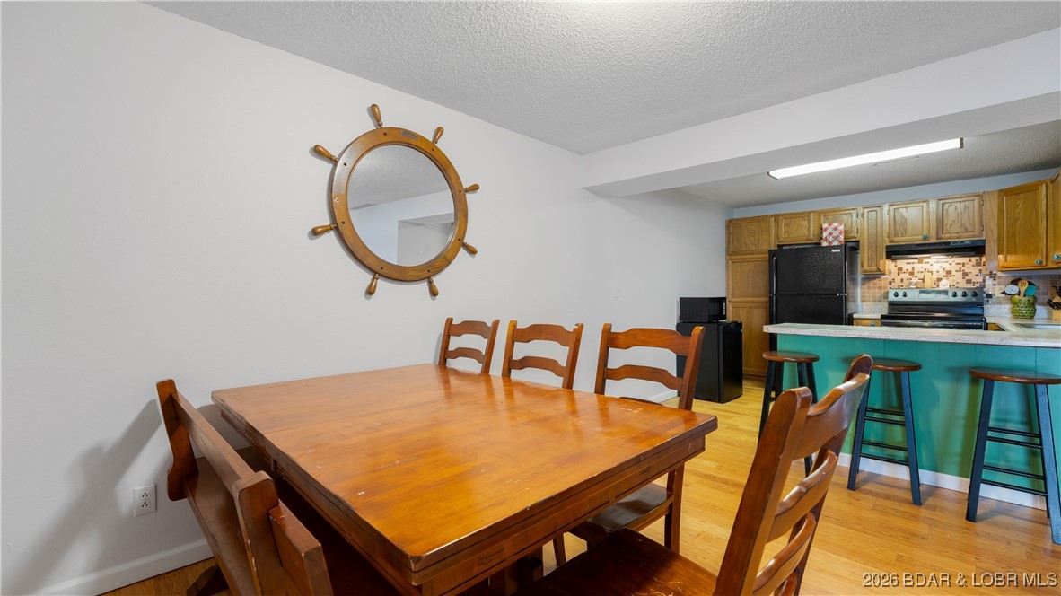 2859 Twin Rivers Point Camdenton, MO 65020 - Photo 8 of 30 Large Dining Space
