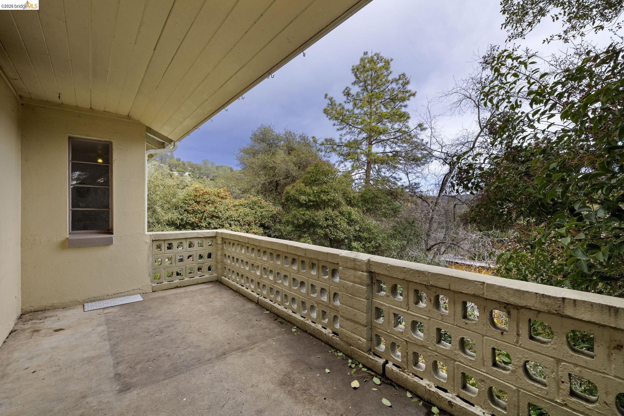 299 Summit Avenue Sonora, CA 95370 - Photo 25 of 38 View of balcony