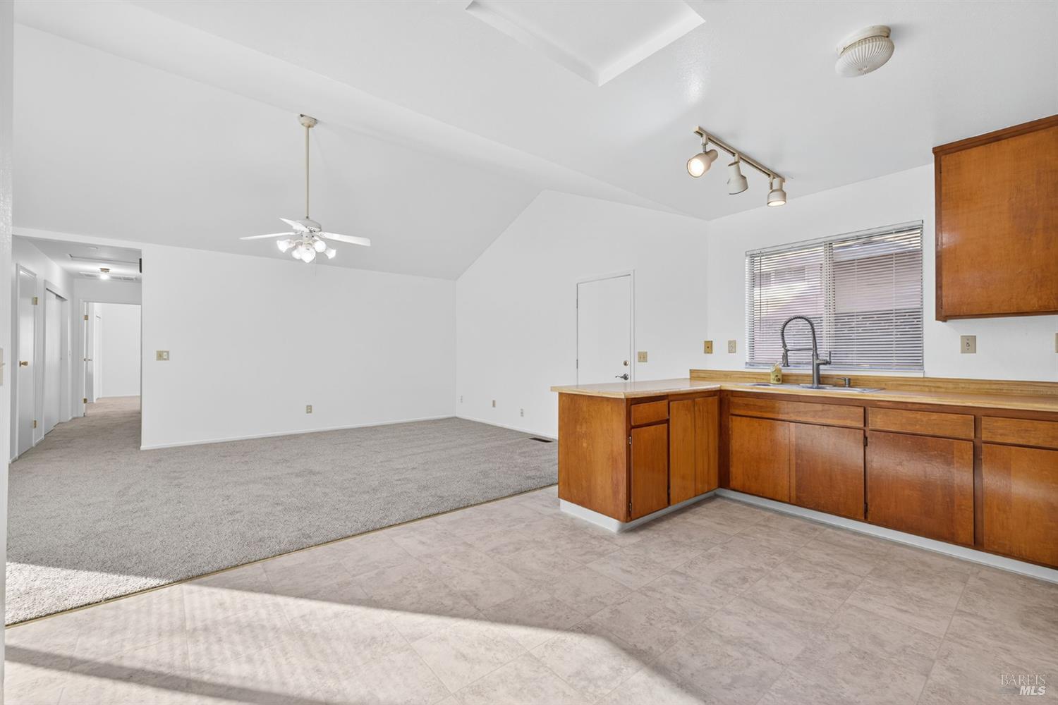 1125 Hendley Street Santa Rosa, CA 95404 - Photo 6 of 35