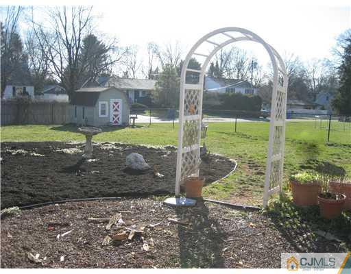 69 McGuffy Road Somerset, NJ 08873 - Photo 12 of 13 Gallery Image 12