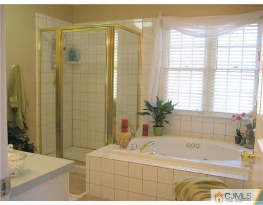 69 McGuffy Road Somerset, NJ 08873 - Photo 6 of 13 Gallery Image 6