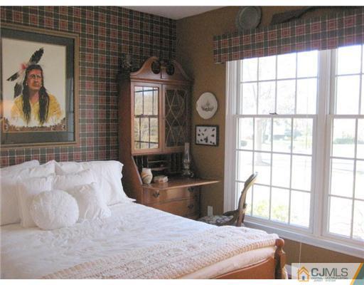69 McGuffy Road Somerset, NJ 08873 - Photo 8 of 13 Gallery Image 8