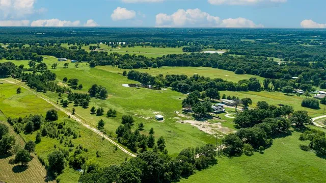 $729,000 | 132 Private Road 7105, Edgewood, TX 75117