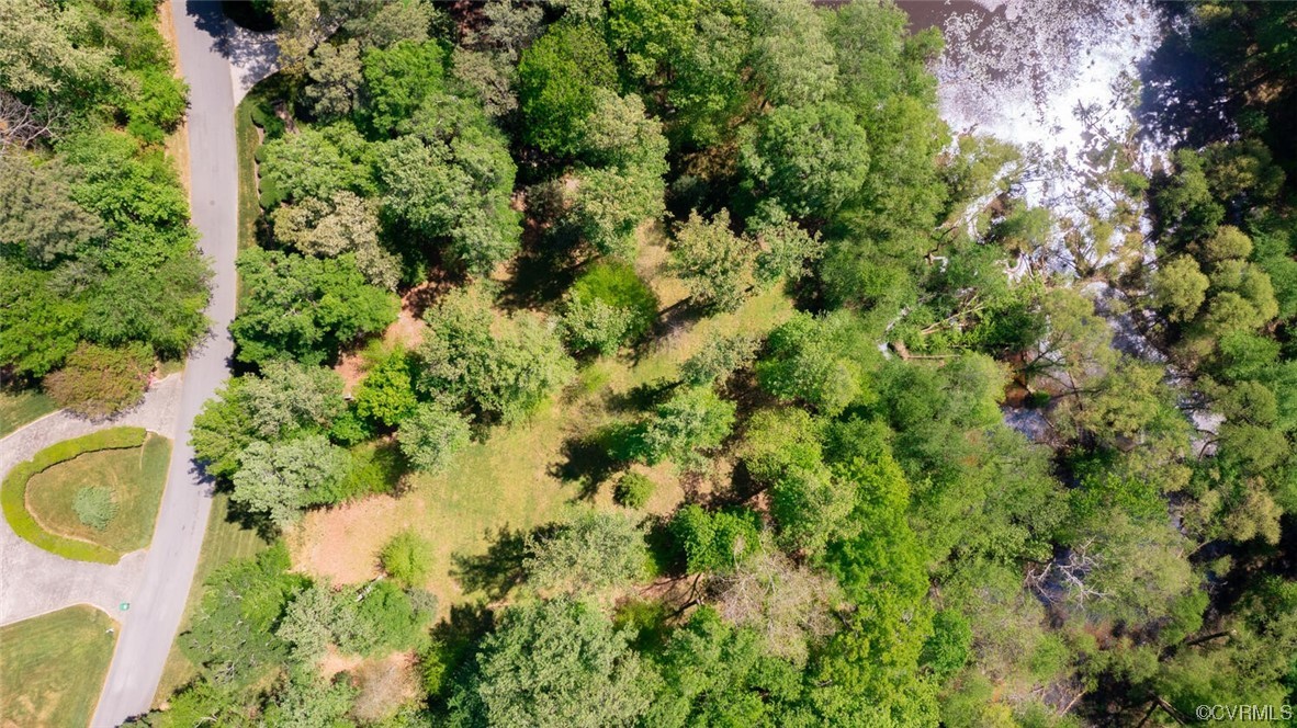 26 Mystic Road Richmond, VA 23238 - Photo 21 of 22 a view of a garden with plants