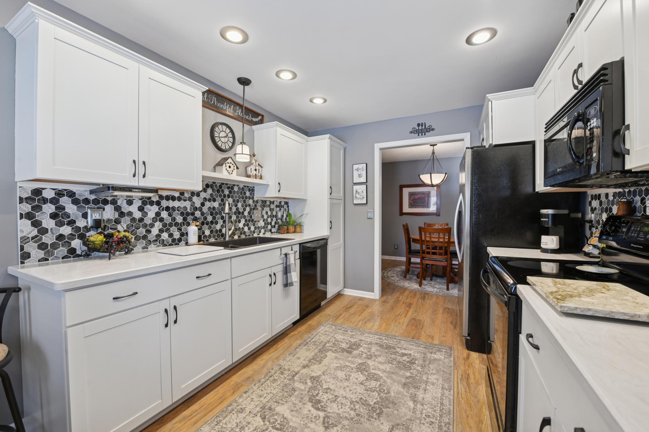 5101 Balmoral Lane Bloomington, MN 55437 - Photo 9 of 30