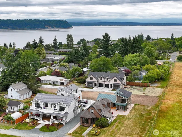 a view of yard with outdoor seating