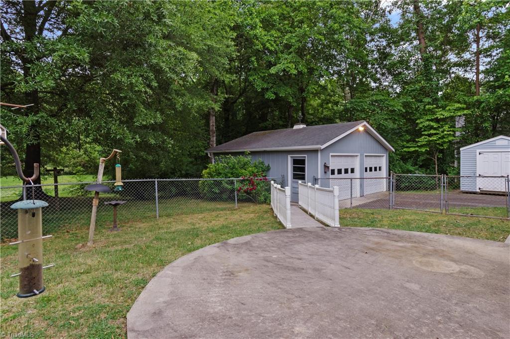 3511 Manoa Road Pfafftown, NC 27040 - Photo 32 of 38