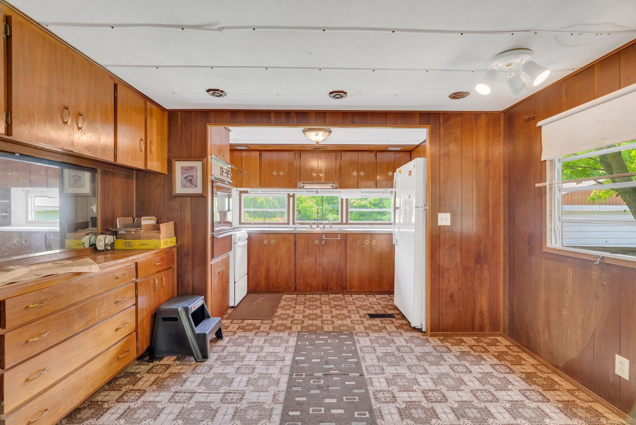 5723 Wildcat Road Croswell, MI 48422 - Photo 11 of 25 50213465-e0d65291-a6fa-4b4d-9a34-c915d9c9b567.JPG