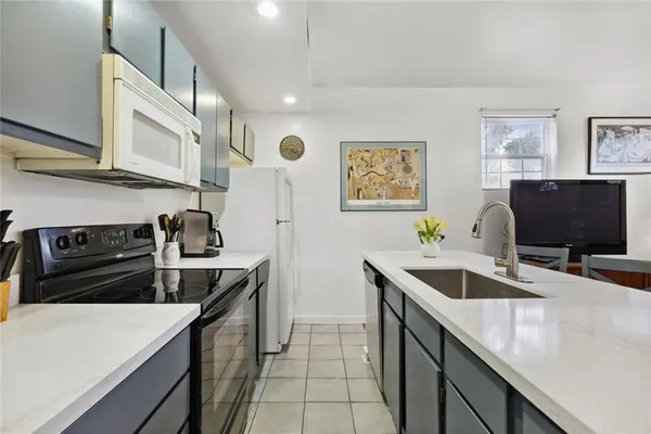 $2,400 | 2502 Laurel Street, New Orleans, LA 70130