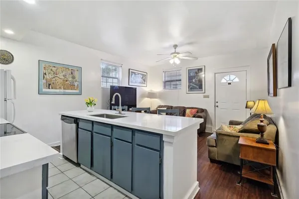 $2,400 | 2502 Laurel Street, New Orleans, LA 70130