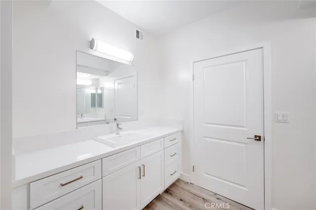 $2,600 | 14526 Hartland Street, Unit 106, Van Nuys, CA 91405