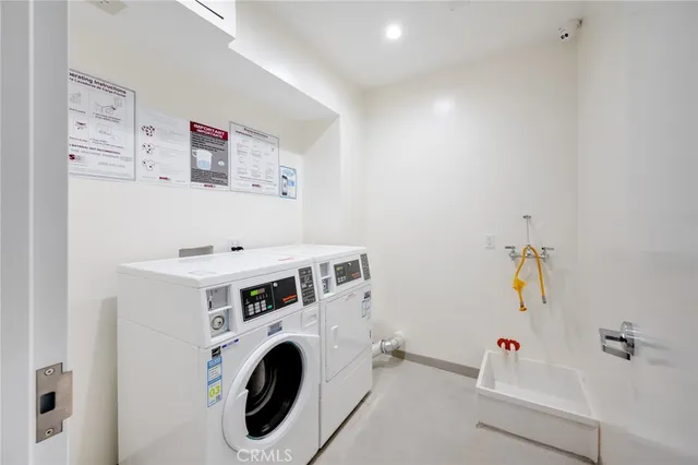 $2,600 | 14526 Hartland Street, Unit 106, Van Nuys, CA 91405