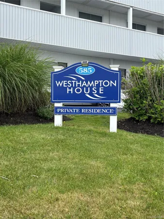 $499,990 | 585 Dune Road, Unit A21, Westhampton Beach, NY 11978