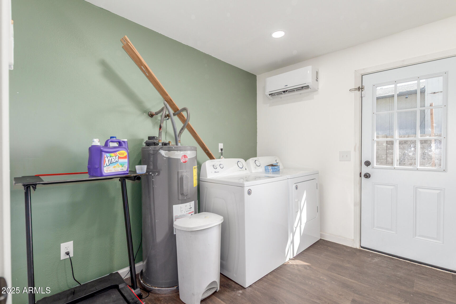 4732 West Davis Road Glendale, AZ 85306 - Photo 32 of 38 a utility room with dryer and washer