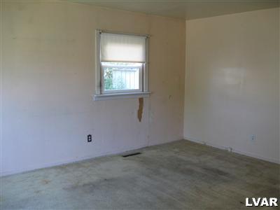 1533 Valley Road Bethlehem, PA 18018 - Photo 3 of 17 Gallery Image 3