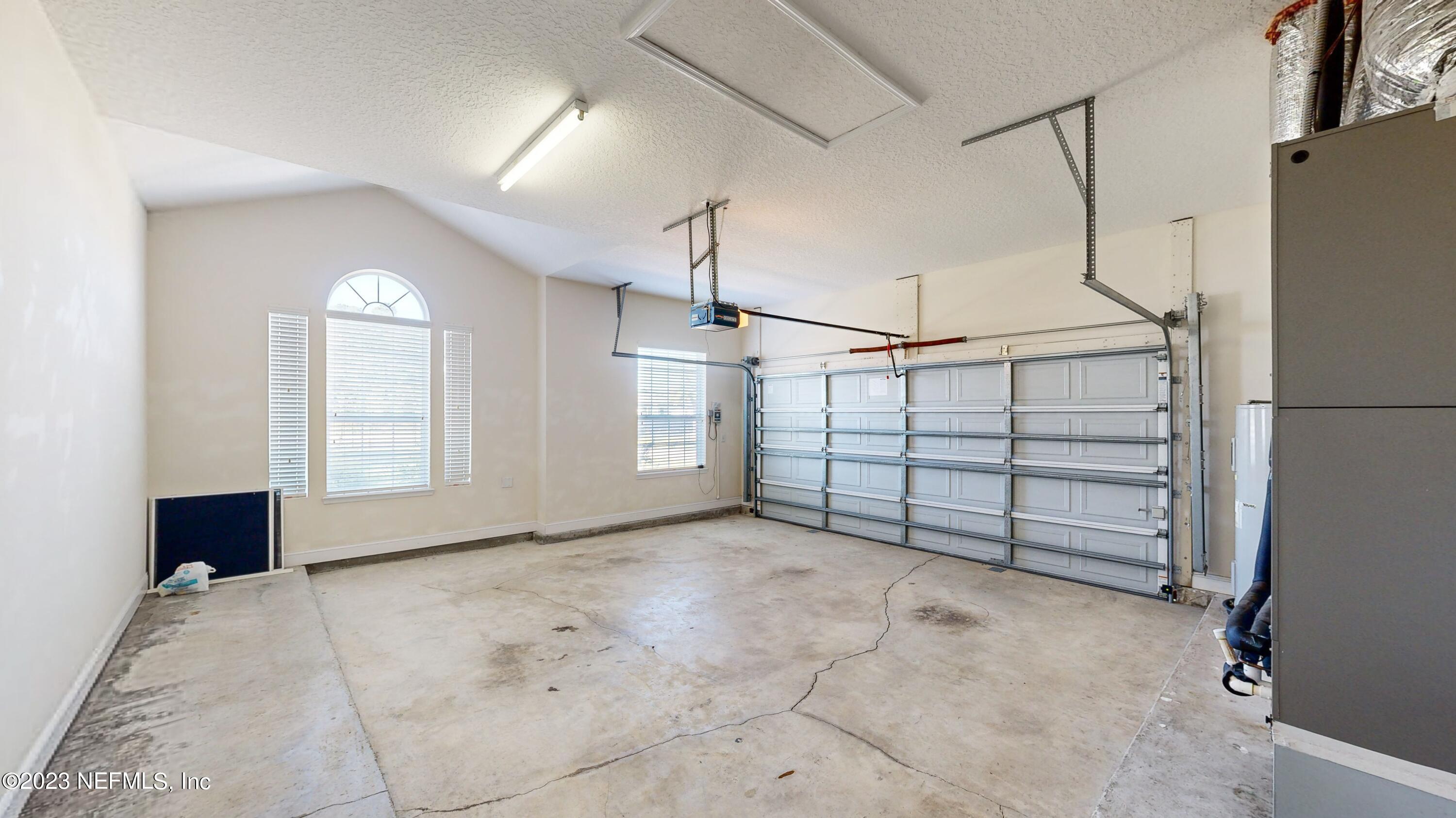 12233 Yellow Bluff Road Jacksonville, FL 32226 - Photo 33 of 44 33_12233YellowBluffRD_2033_HiRes
