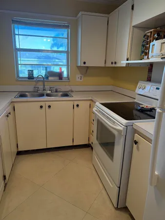 $149,900 | 3311 Valley Road, Unit D, Boynton Beach, FL 33435