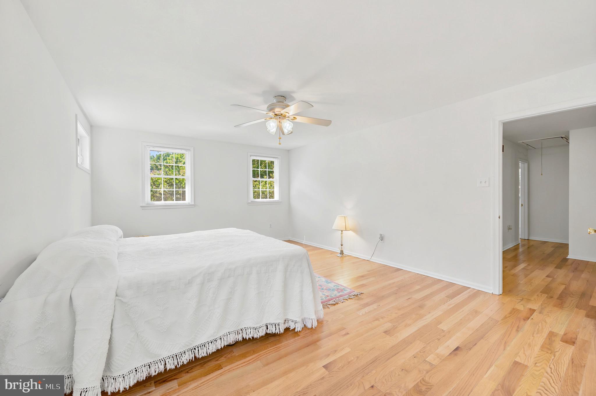 736 Summit Avenue Philadelphia, PA 19128 - Photo 23 of 34